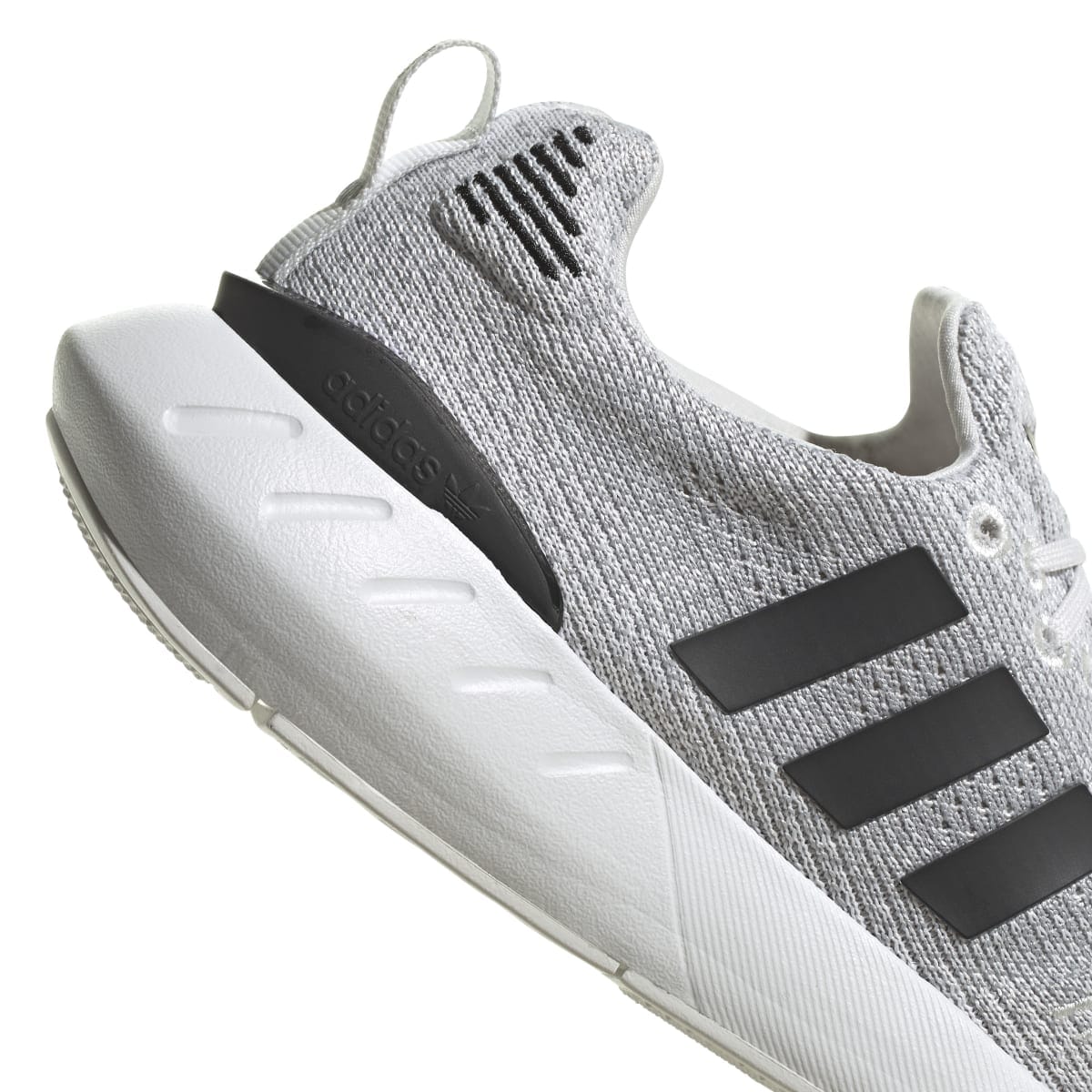 Adidas top Swift Run 22 Black / White Womens Shoes