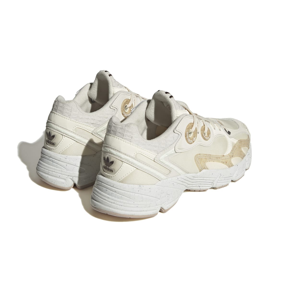 【adidas】アディダス Astir Her Vegan / HQ6670★ユニセックス adidas Women's Astir Her Vegan Sneakers - White | Free
