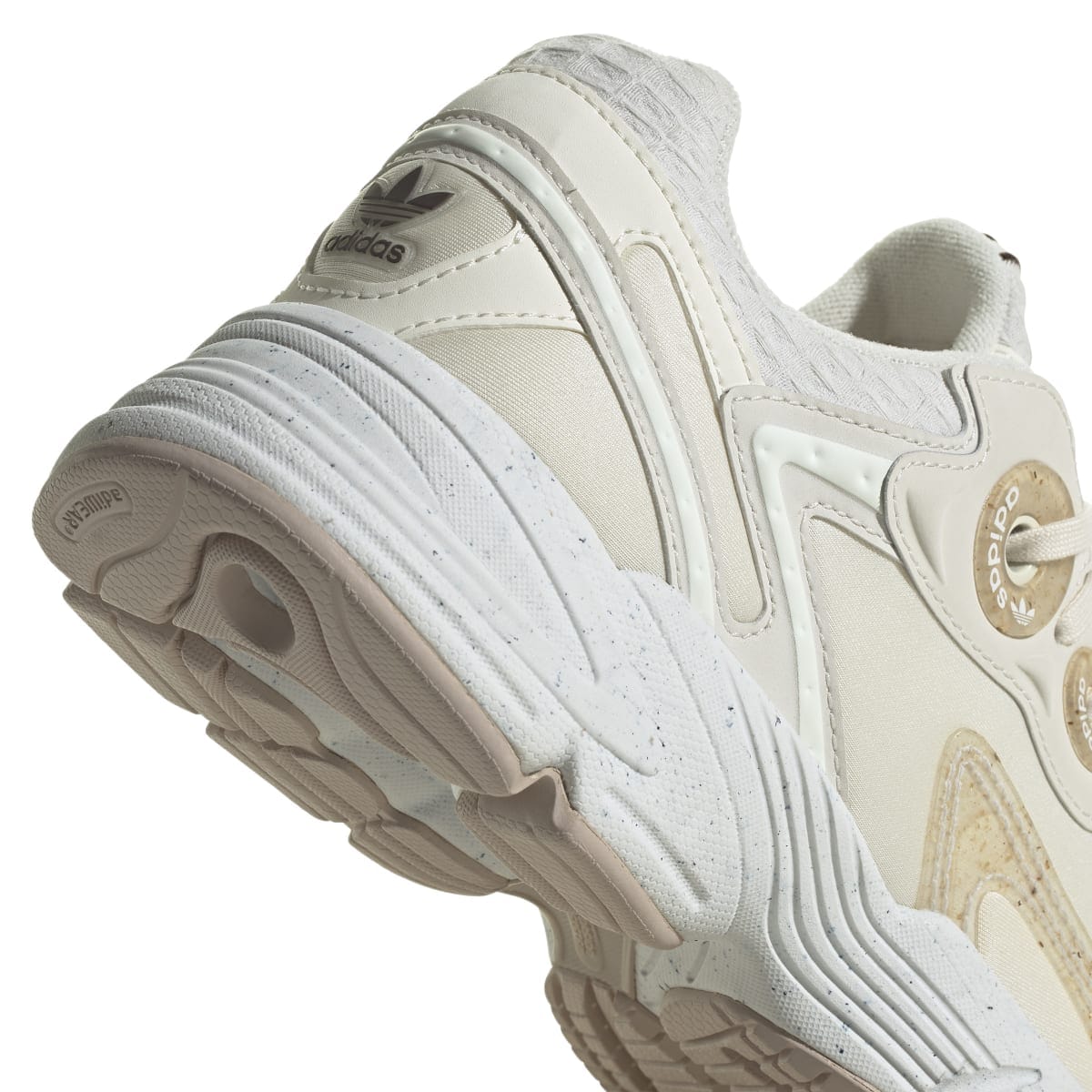 【adidas】アディダス Astir Her Vegan / HQ6670★ユニセックス adidas Women's Astir Her Vegan Sneakers - White | Free