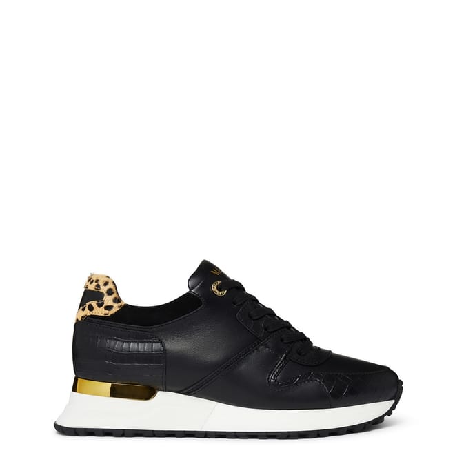Almorah Sneakers