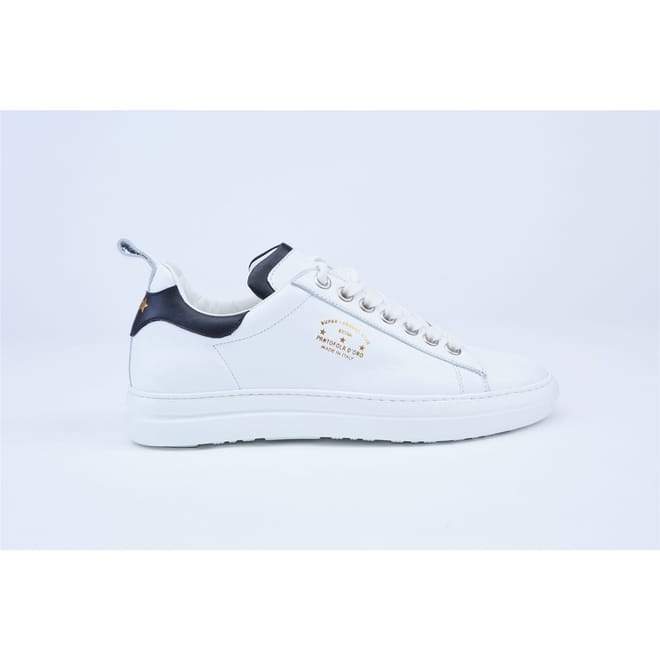 Court Classic Low Top Sneakers