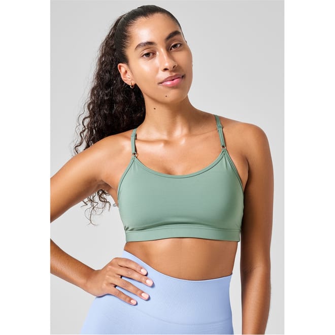 Cropped Scoop Neck Snug Fit Bra