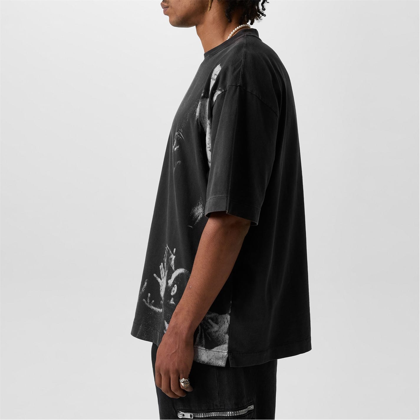 【OFF‐WHITE】Blurred Mary Skater T-Shirt 関税送料込 Off White | Blurred Mary Skater T-Shirt | Regular Fit T