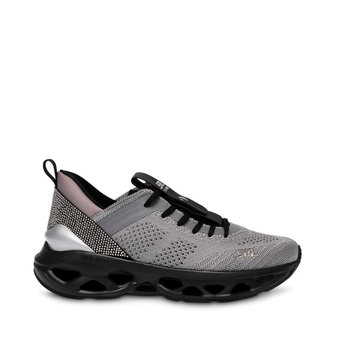 Surge 1r Low Top Sneakers