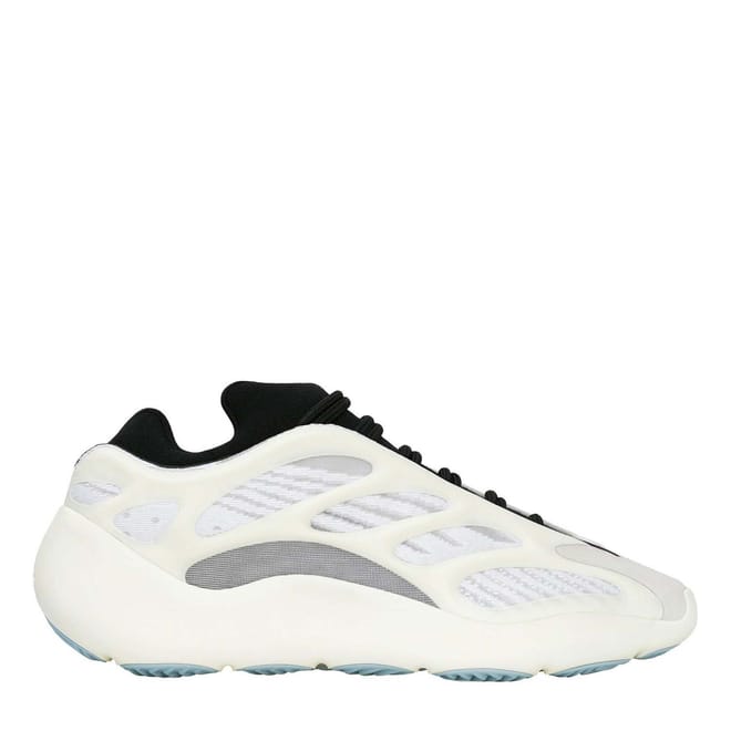 700 V3 Trainers