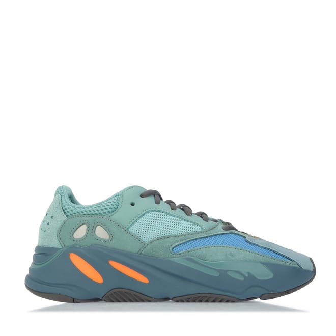 Boost 700 Trainers