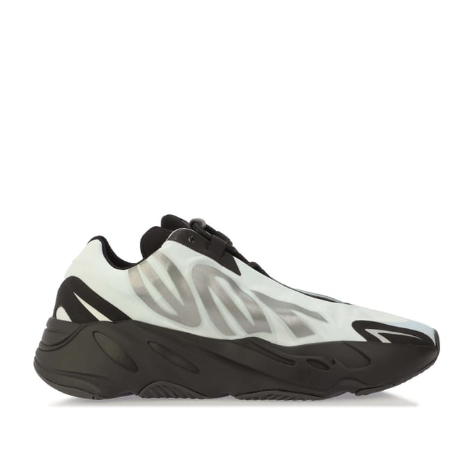 700 MNVN Trainers