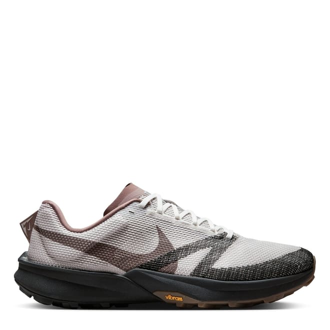 Terra Low Top Sneakers