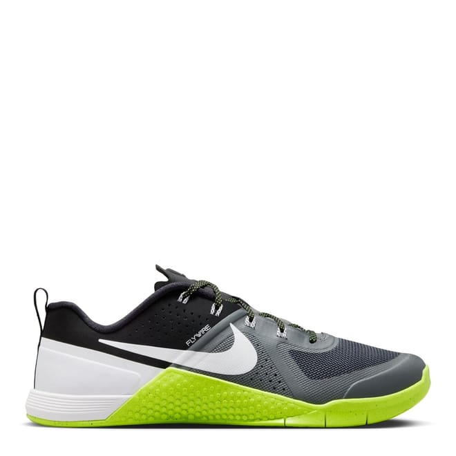 Metcon 1 Low Top Flat Heel Sneakers