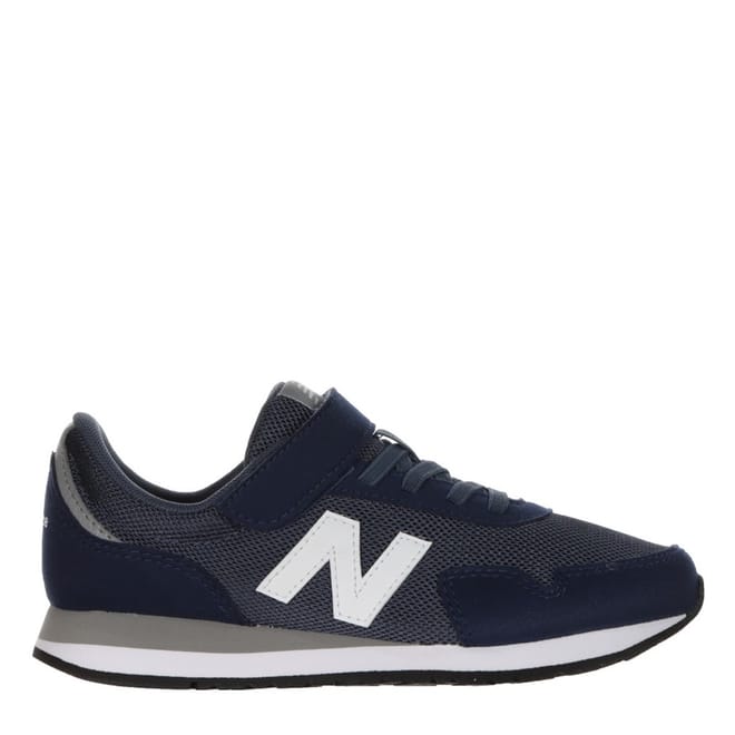 Low Top Round Toe Sneakers
