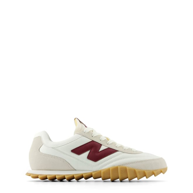 RC30 Low Top Flat Heel Sneakers
