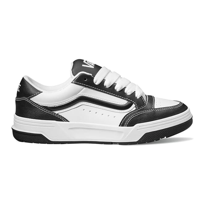 Low Top Round Toe Flat Heel Sneakers