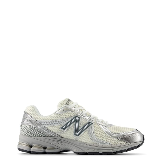 860v2 Flat Heel Trainers