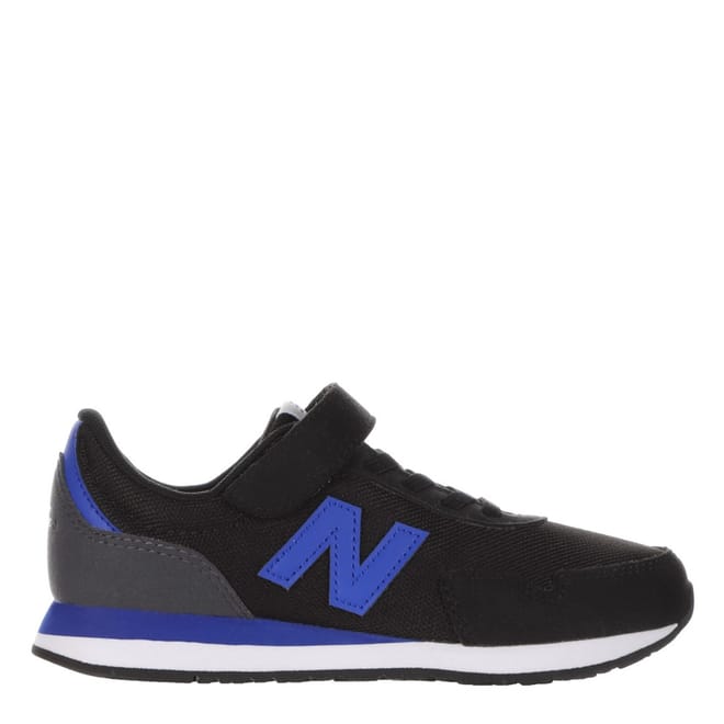 Round Toe Low Top Sneakers