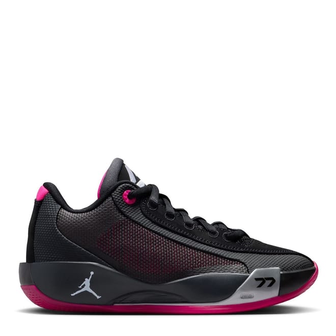 Luka 77 Round Toe Low Top Sneakers