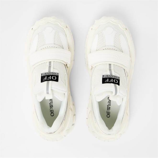 Round Toe Slip On Sneakers