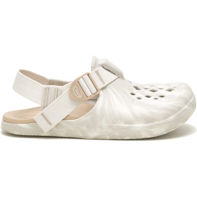 Chillos Closed Toe Textured Clogs