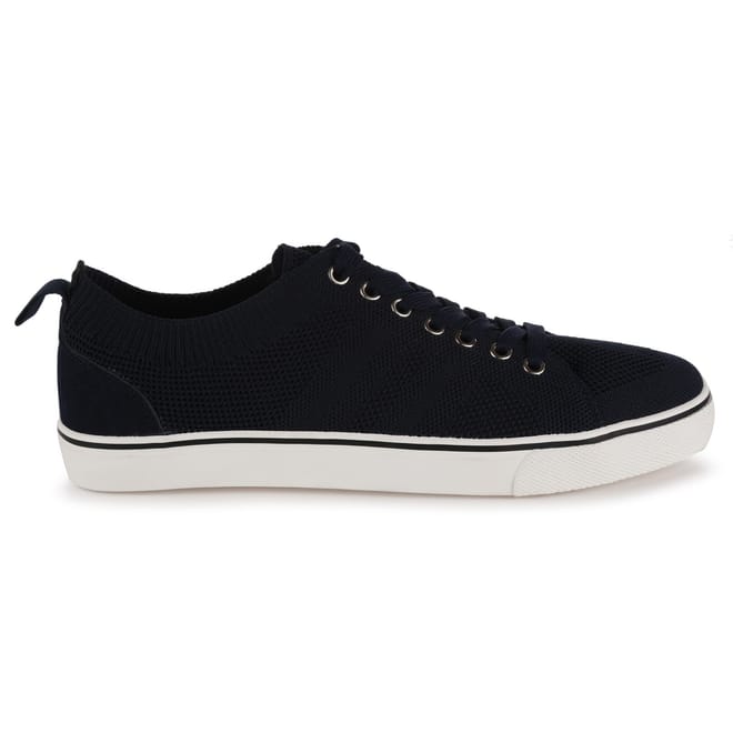 Ribbed Round Toe Low Top Sneakers