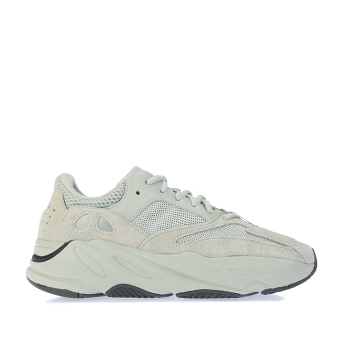 Boost 700 Trainers