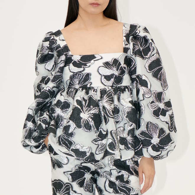  Square Neck Long Sleeve Top