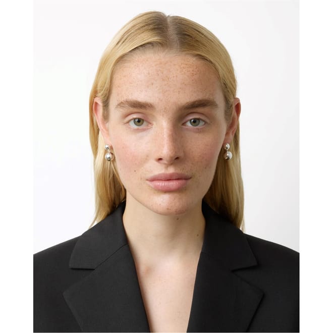 Lie Stu Caroline Ear