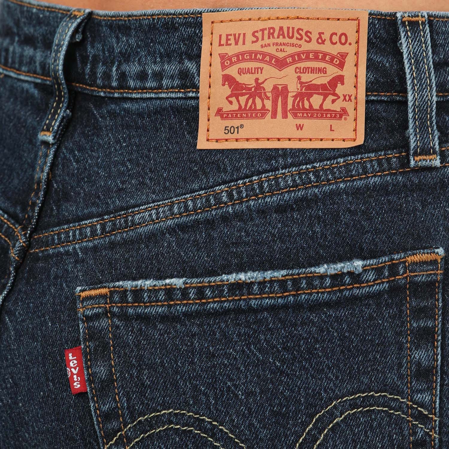 NWT Levi's Women's outlet 501 Crop Jeans Size 28 Salsa Authentic Waterless