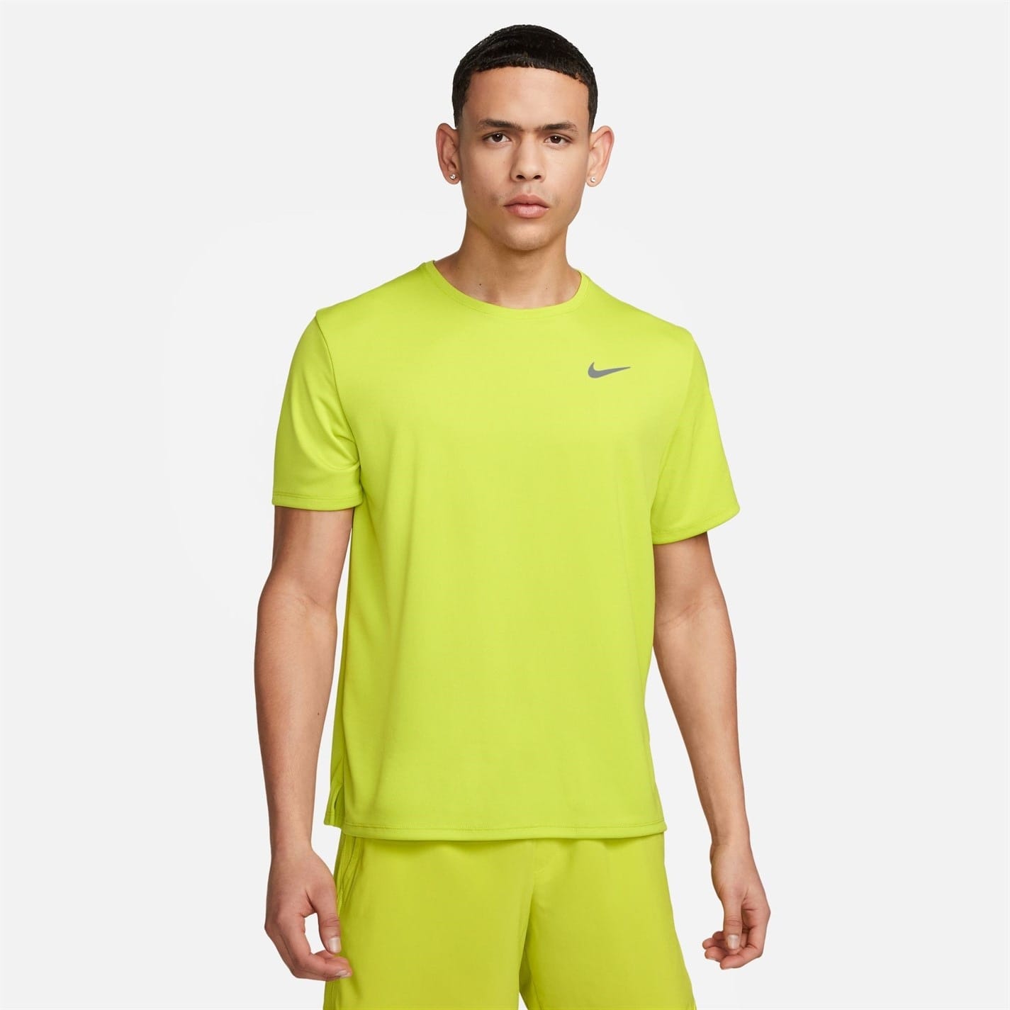 Nike yellow running top deals