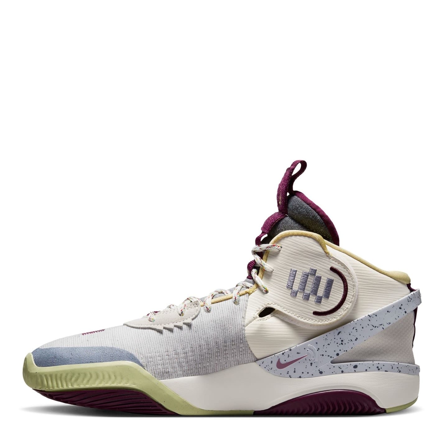 Hi basketball shoes deals