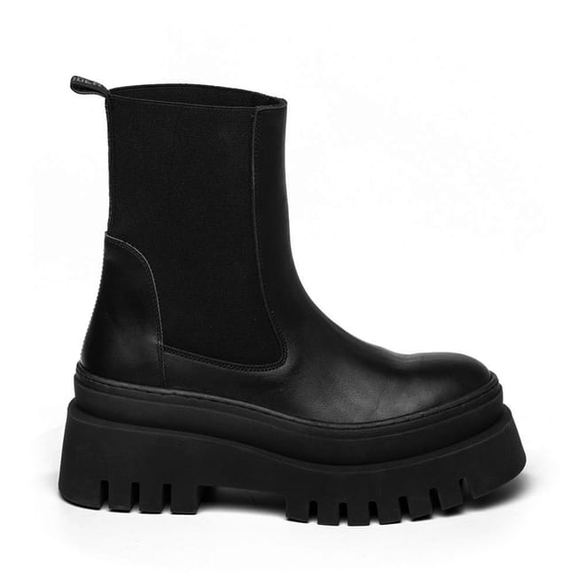 Cassandra Boots