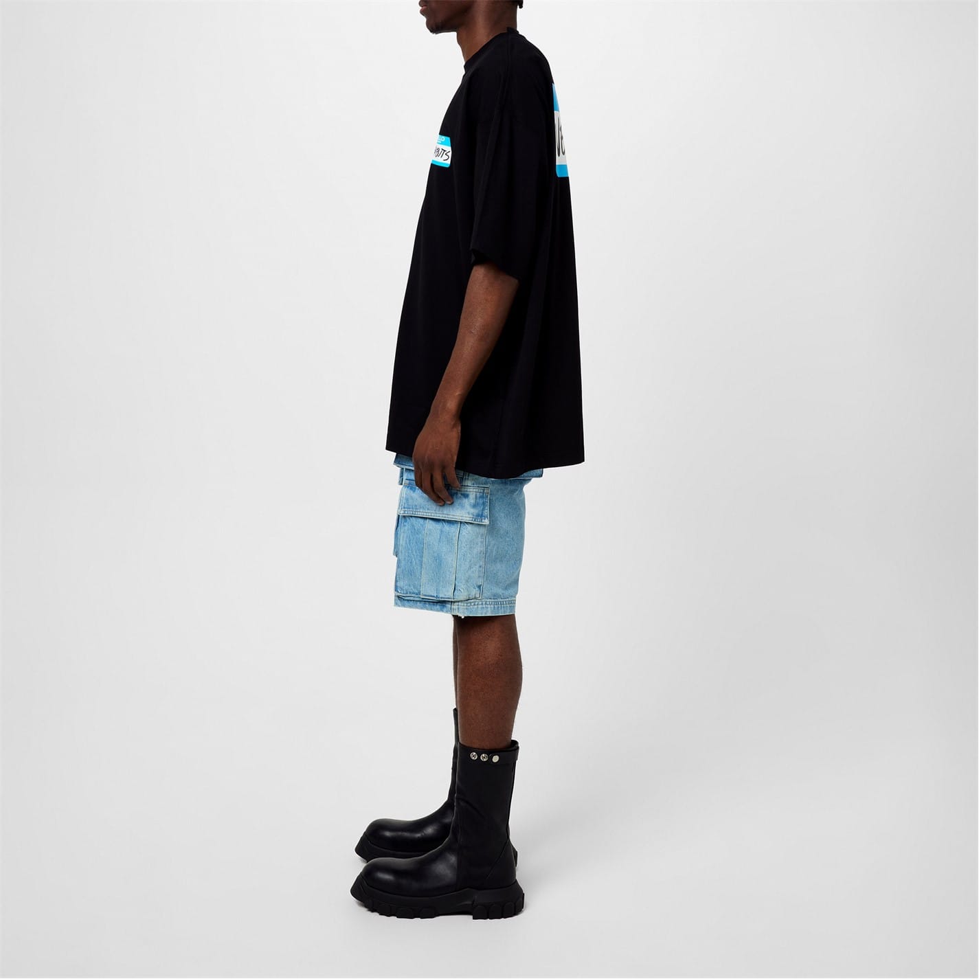 関税込【VETEMENTS】Name Badge T-Shirt Black Black VETEMENTS Name Badge T-Shirt - Get The Label