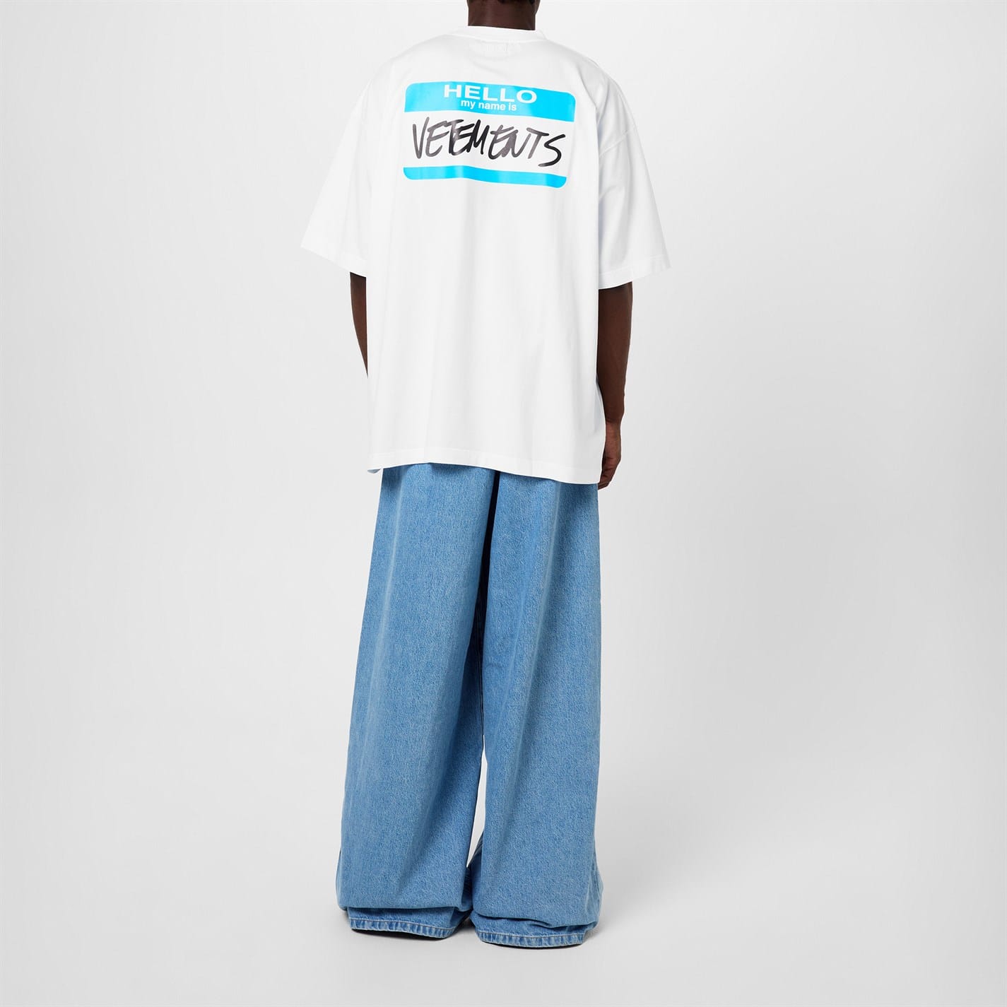 関税込【VETEMENTS】Name Badge T-Shirt White VETEMENTS White 'My Name Is Vetements' T-Shirt Vetements