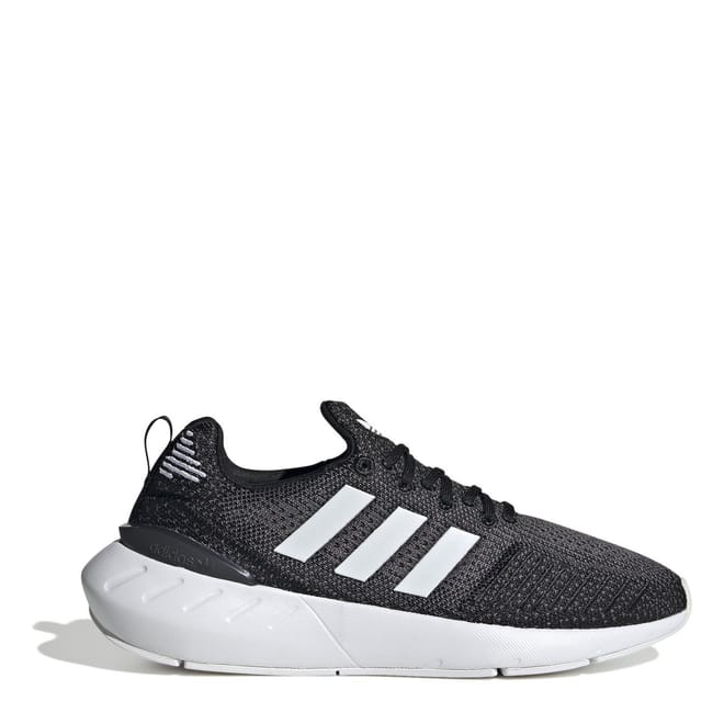 Swift Run 22 Low Top Sneakers