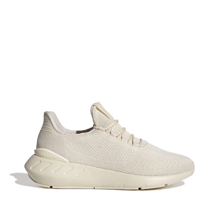 Swift Run 22 Low Top Running Sneakers