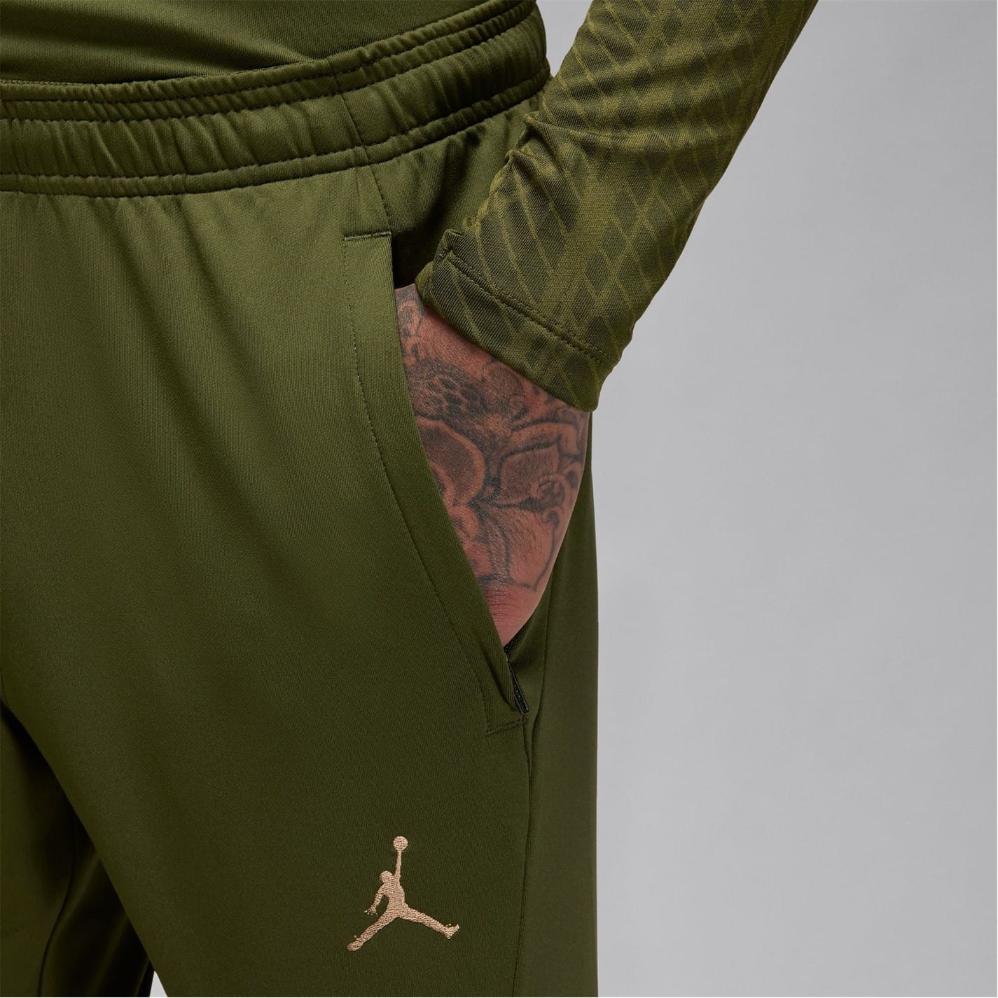 Nike Jordan Paris Saint Germain Fourth Football Joggers Adults in Green