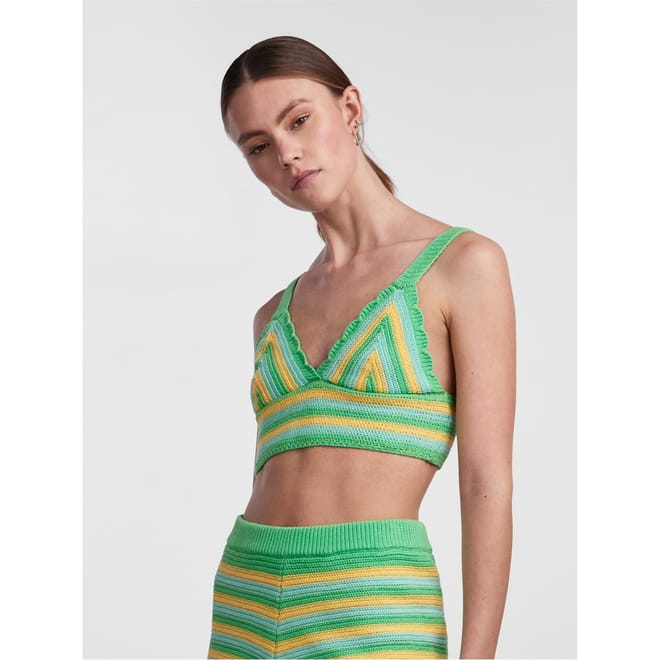 Cropped V Neck Slim Fit Bra