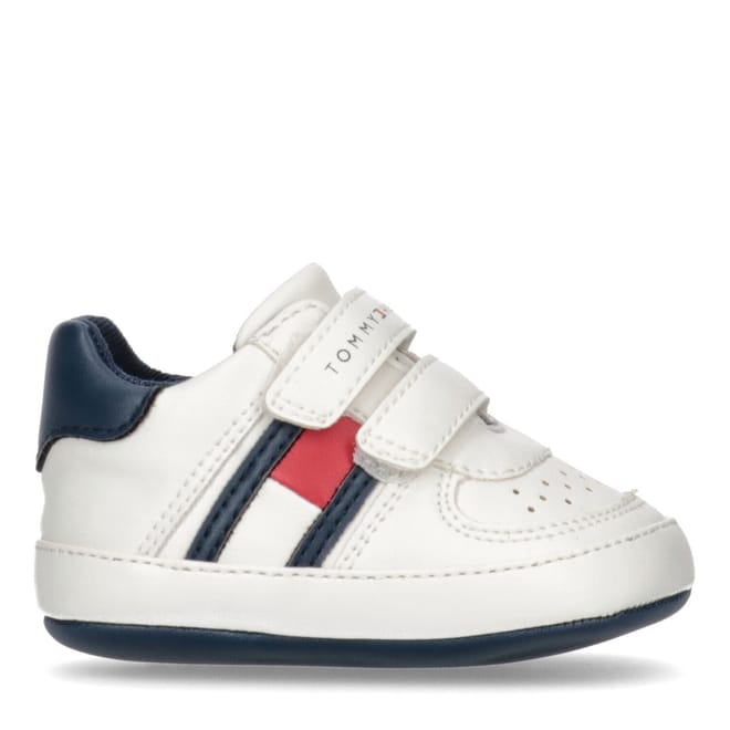 Flag Graphic Low Top Sneakers