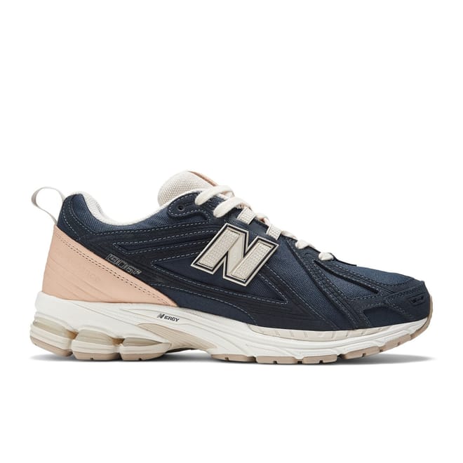 Low Top Sneakers M1906FV1