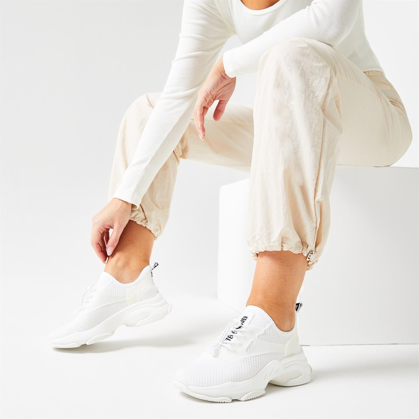 Steve madden all white sneakers online