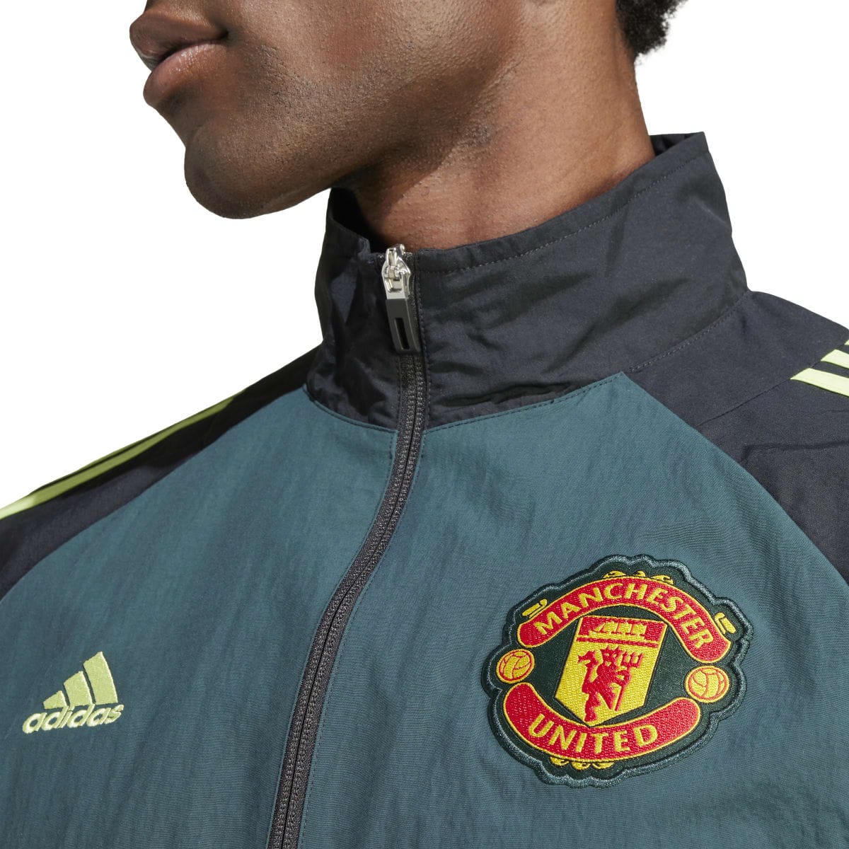 adidas Manchester United ウィンドブレーカー　レア black green adidas Manchester United Woven Track Top - Get